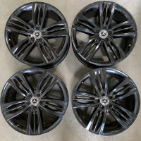 MB Original A2224013800 OEM + A2224013900 Rear axle 5-triple-spoke wheel black REPAINTED 4 vnt.